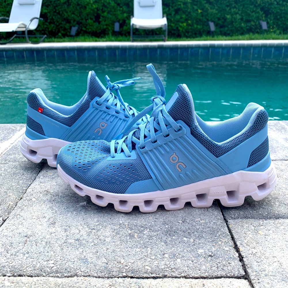 ON Cloudswift WOMENS 7 Color: Lake/Sky 1